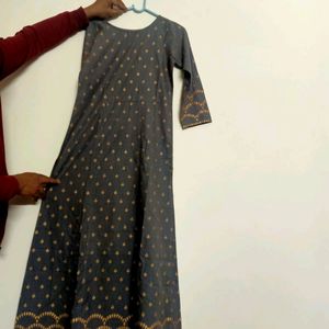 Women Cotton Grey Printed Kurta -Bust 34