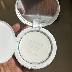 Misha Magic Cushion Foundation 23