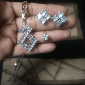 Chain Set With 3  Beautiful Earrings