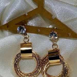 Hanging Round Earrings Golden