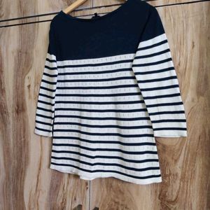 Black & White Woolen Top Size-34