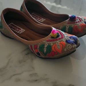 Ethnic Footwear For Girl