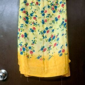 Floral Printed Saree Yellow Colorwith Blouse Piece