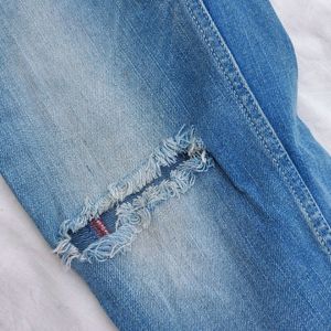 Trendy Ripped Jeans