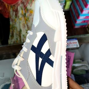 Casual Shoes White For Girls Size - 8