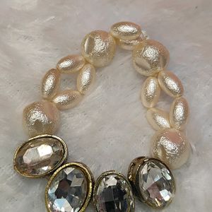 Imported Pearl Bracelet With Big Stones