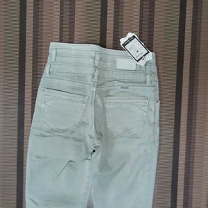 Y-99 Size 28 Slim Fit Women Denim Jeans