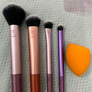 Real Techniques Makeup Brushes With Beauty Blender