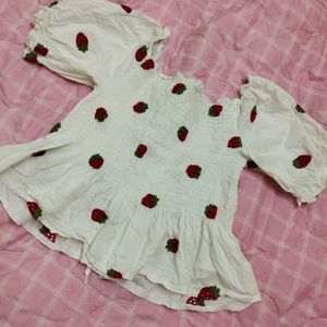 TopSale🧃Pinterestly Viral 🍓EmbroidedPeplum Top