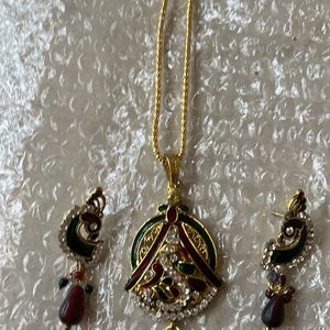 Peacock Style Pendant Set