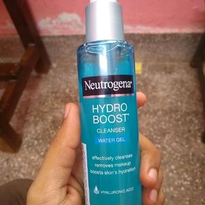 Neutrogena Hydro Boost Cleanser (With Freebie)