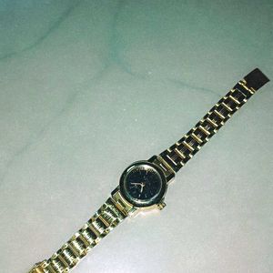 Unisex Aesthetic Golden Watch