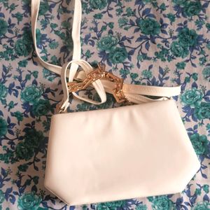 White Handbag 👜