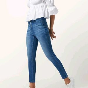 Pantaloons Skinny Jeans& Tee Combo