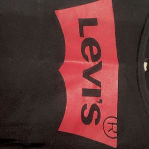 Levi’s Black Crop Top