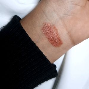 Matte Me metallic Lipstick