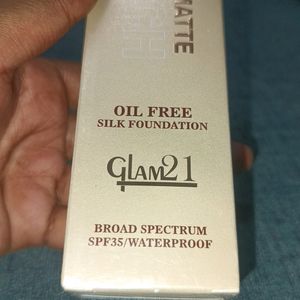 Glam21 Matte Oil Free Silk Foundation