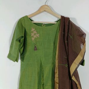 Green & Brown Embroidered Kurta Set (Women)