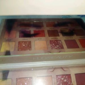 HUDA Beauty Eyeshadow Palette Glitter Nd Nudes