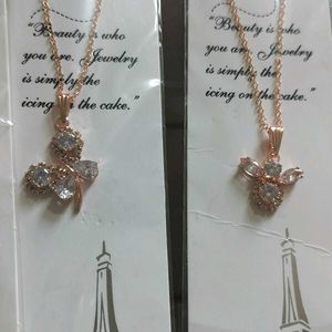 Beautiful pendant set of 4