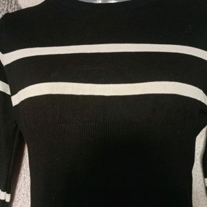 Korean Women Loose Thin Stripped Sleeve Knit Crop