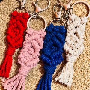 Macrame keychain - Blue