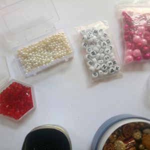 JEWELLERY MAKING KIT..BEADS