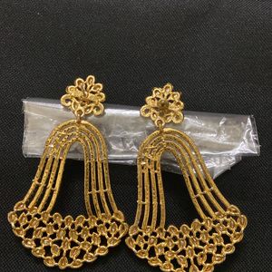 STONE EARRINGS