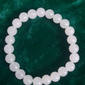 Plastic White Bead Elestic Bracelet