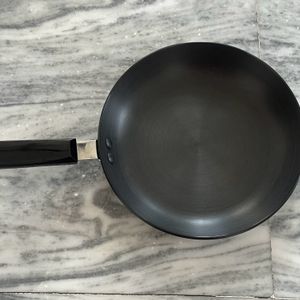 Hawkins Futura Fry Pan