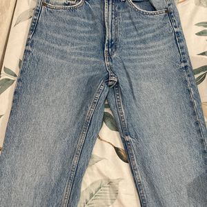 Straight Leg High Waisted Jeans