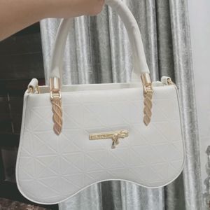 Beautiful White Handbag 🤍