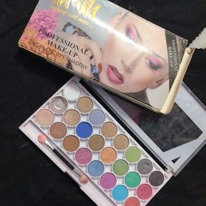 24 Colour Eyeshadow For Womens