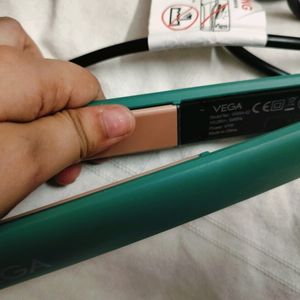 Vega Ceramic Coated Plates Straightener