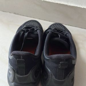 Branded shoes That Looks New