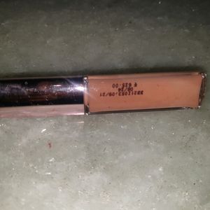 Lotus EchoStay Concealer