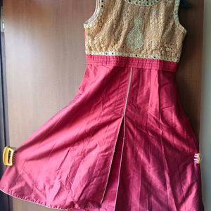 Beautiful Kurti With Mirror Work On Neck