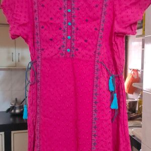 Pink anahi Kurti