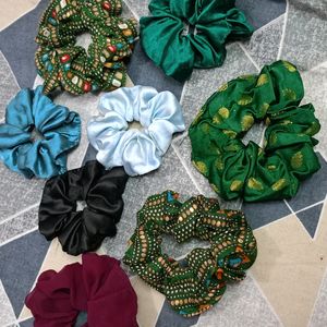 8 Scrunchies