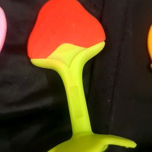 Unused Silicon 3 Fruit Shaoe Teether