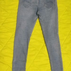 stretchable jeans slim fit