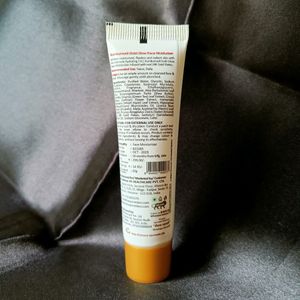 T.A.C the ayurveda co. Gold Glow Face Moisturizer