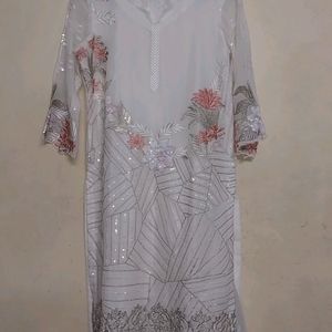 Beautiful Pakistani Kurti And Pant