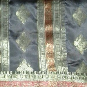 Premium Silk Banarasi Saree. No Blouse.