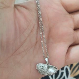 Silver Plated Pearl Stone Chain.