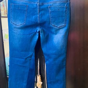 The Two Black And Blue Jeans With Waist Size 30. These Two Are Quote New And I Outgrow Them Due To Change In Wasit Size. The Blue One Is High Waist Jeans Looks Good With Crop Tops.