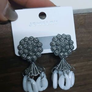 Beautiful Silver Earnings with White Hanging Shell