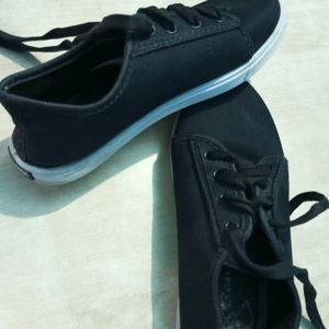 Women's Black Sports Shoes