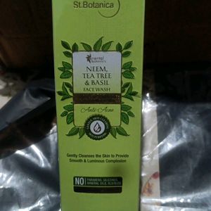 St.Botanica Face Wash