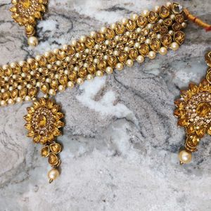 Jewellery Golden Colour Set....